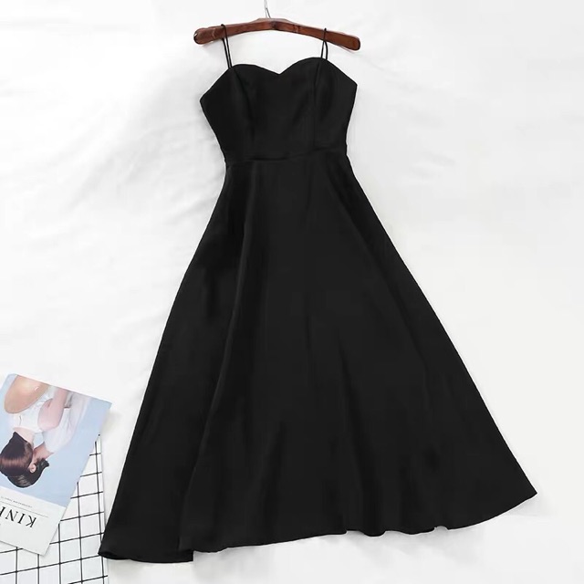 Váy 2 dây xoè dáng dài hở lưng | BigBuy360 - bigbuy360.vn