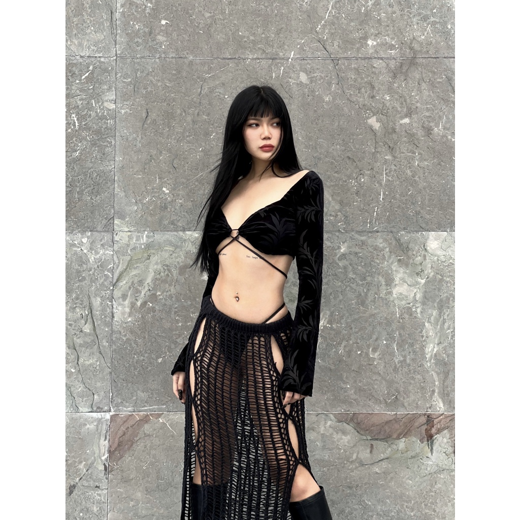TMRSTUDIOS - ÁO CROPTOP TAY DÀI CỘT DÂY NHUNG HOẠ TIẾT - MISTY TOP