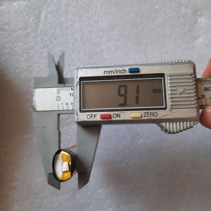 pin lithium hình trụ 3.7v/2.2w xả cao 15A
