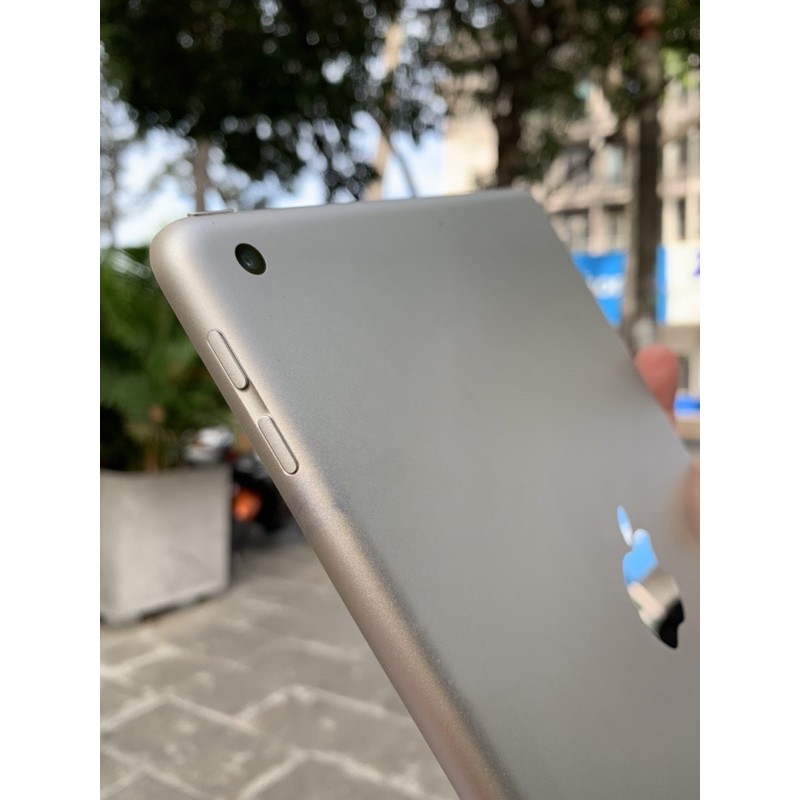 iPad Gen 6 9.7” 2018 wifi 32Gb zin đẹp | BigBuy360 - bigbuy360.vn