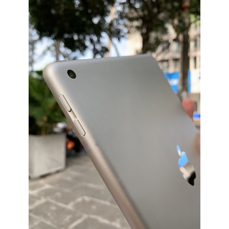 iPad Gen 6 9.7” 2018 wifi 32Gb zin đẹp