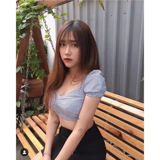 Áo croptop tay phồng nhún ngực