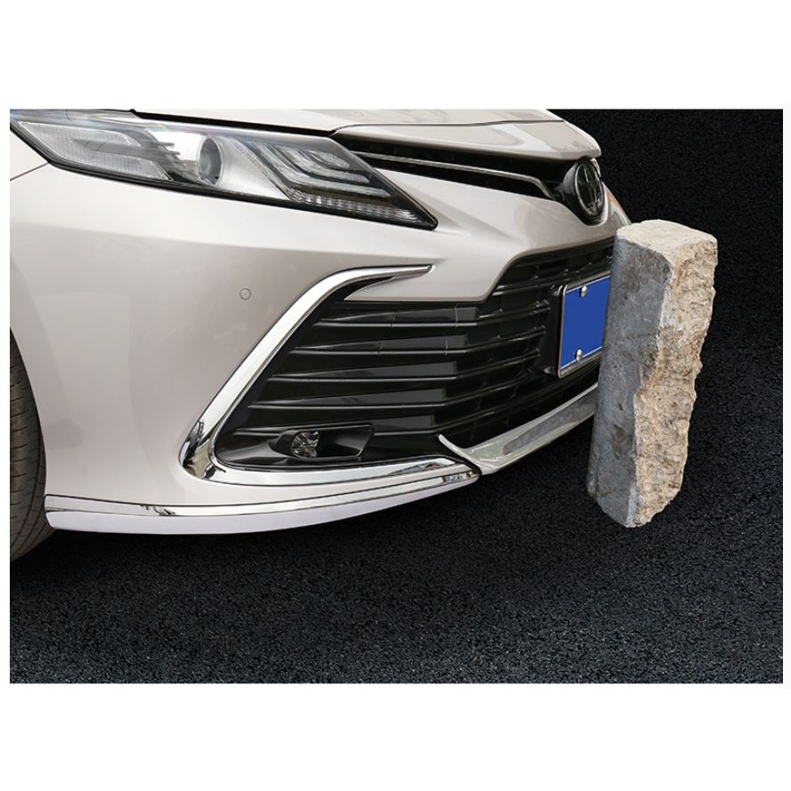 Ốp bảo vệ hai bên góc ,cản Toyota Camry 2022 mới