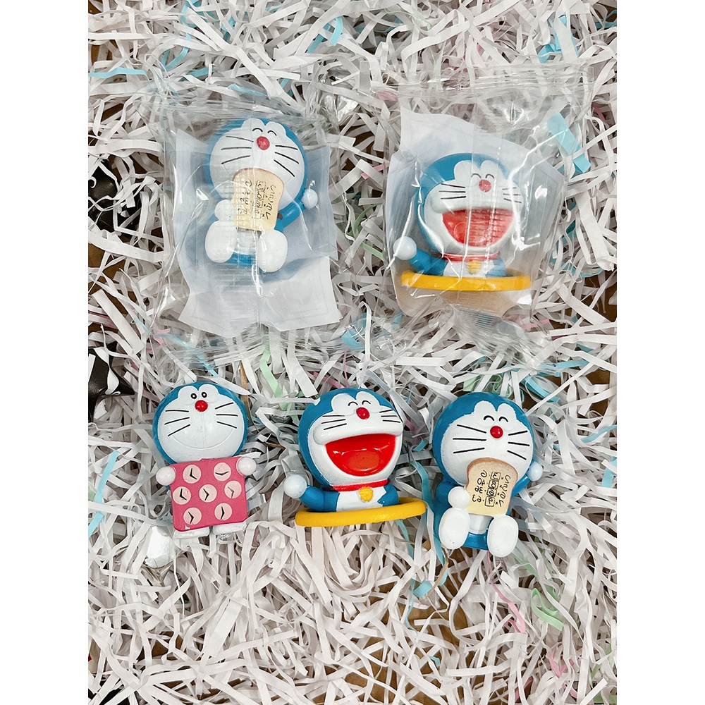 Bộ mô hình và vỏ trứng kẹo gum Doraemon Lotte