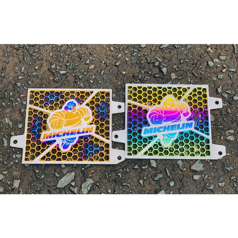 Che Két Nước Titan Logo Michelin Với Hai Phối Màu, Điện Phân Và Khò