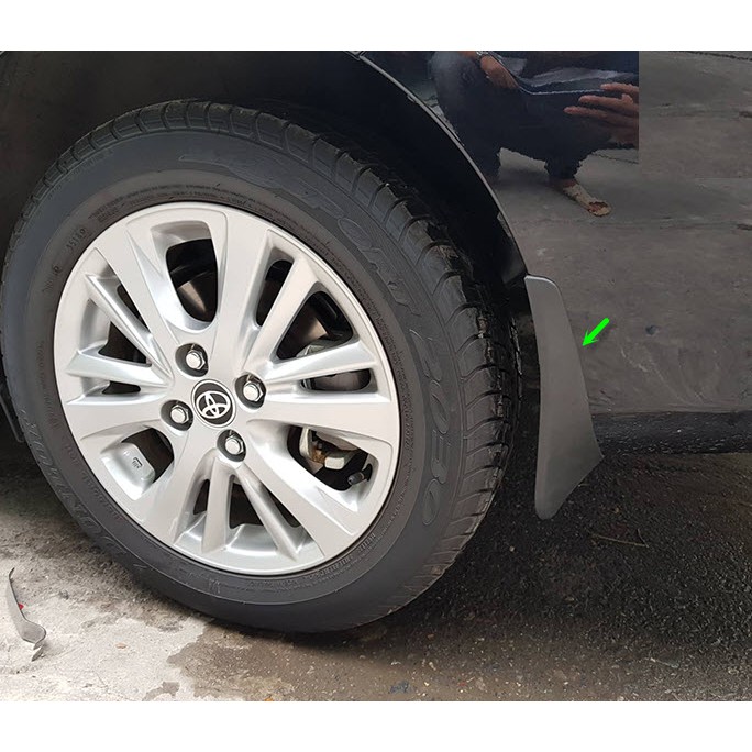 Chắn Bùn, Tấm Chắn Bùn Xe Toyota Vios 2014-2023 Có Sẵn Ốc Vít