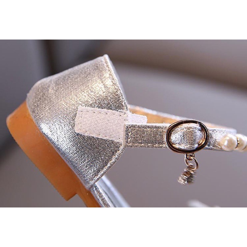 Giày công chúa nơ bướm sandal và búp bê xinh lung linh hết nấc