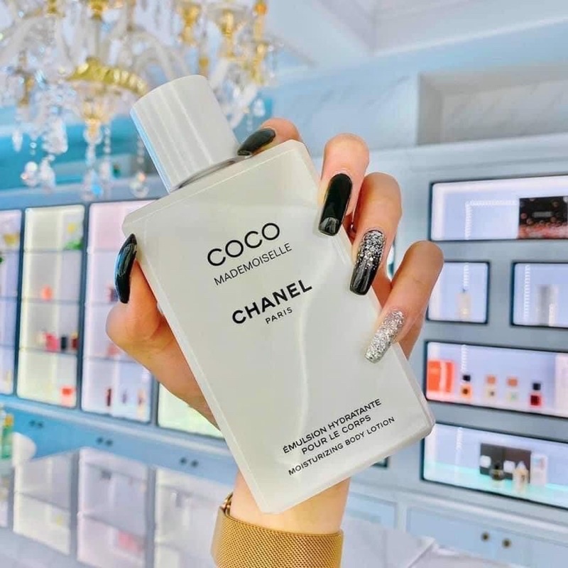 Sữa dưỡng thể hương nước hoa Chanel Coco Mademoiselle Emulsion Hydratante Moisturizing Body Lotion 200ml