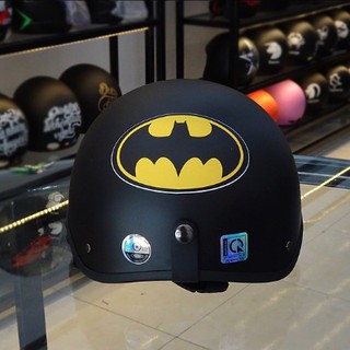 Combo 2 món: mũ bảo hiểm nửa đầu hoạ tiết batman+ kính phi công