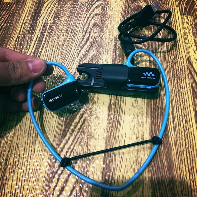 Máy nghe nhạc Sony walkman