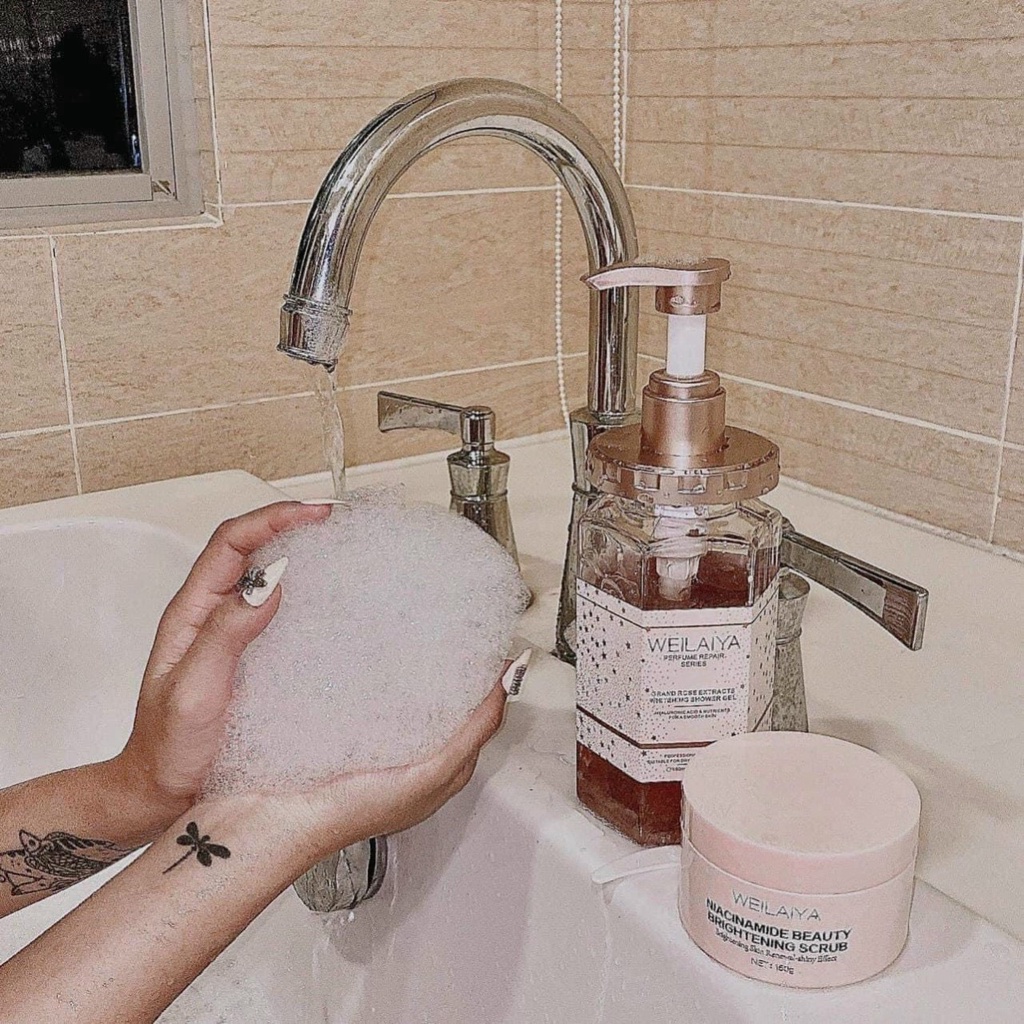 Sữa Tắm Trắng Da Cánh Hoa Hồng Tươi WEILAIYA Grand Rose Extracts Whitening Shower Gel 450ml (tặng chai mini)