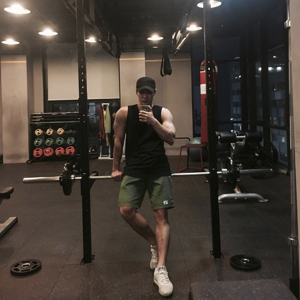 Quần short chất vải nhanh khô thoáng khí phối túi tiện lợi cho nam tập chạy size M-3XL