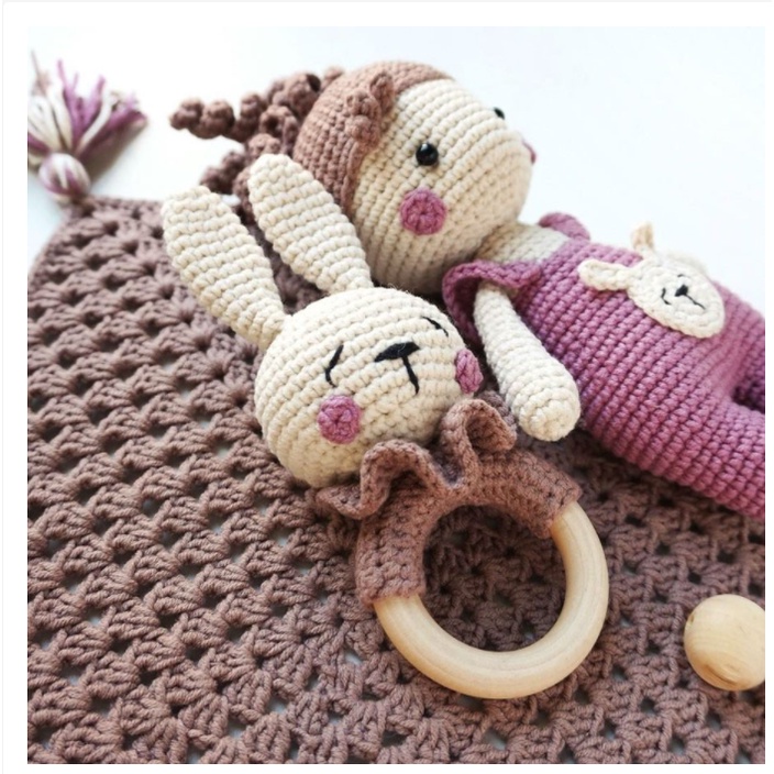 Lục lạc cầm tay vòng gỗ thú bông dễ thương hàng handmade 100% an tâm sử dụng cho bé,hình thú đa dạng theo yêu cầu