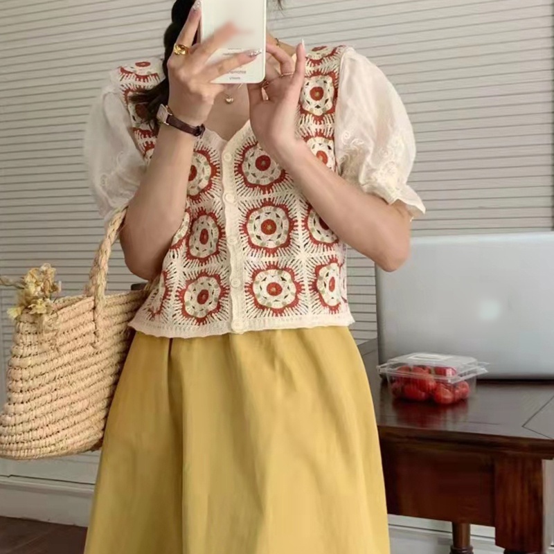 Áo Croptop Ngắn Tay Cổ Chữ V Thêu Họa Tiết Hoa Nhiều Màu Sắc Phong Cách Pháp Cổ Điển Cho Nữ