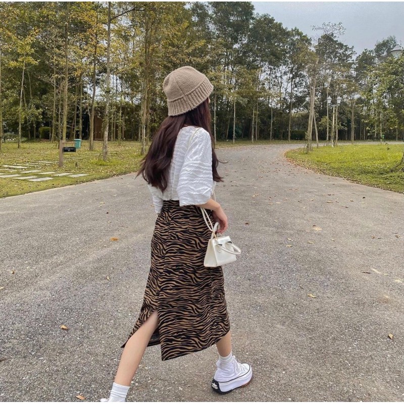 chân váy sọc vằn dáng hàn xẻng | BigBuy360 - bigbuy360.vn