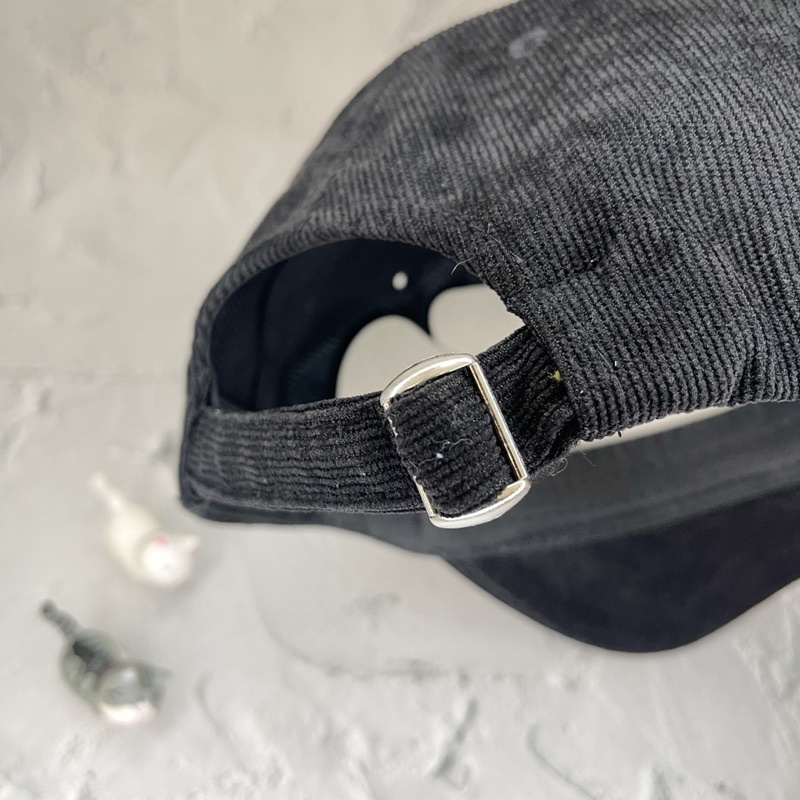 Nón kết lưỡi trai nhung thêu LEVI thời trang nhiều màu cá tính