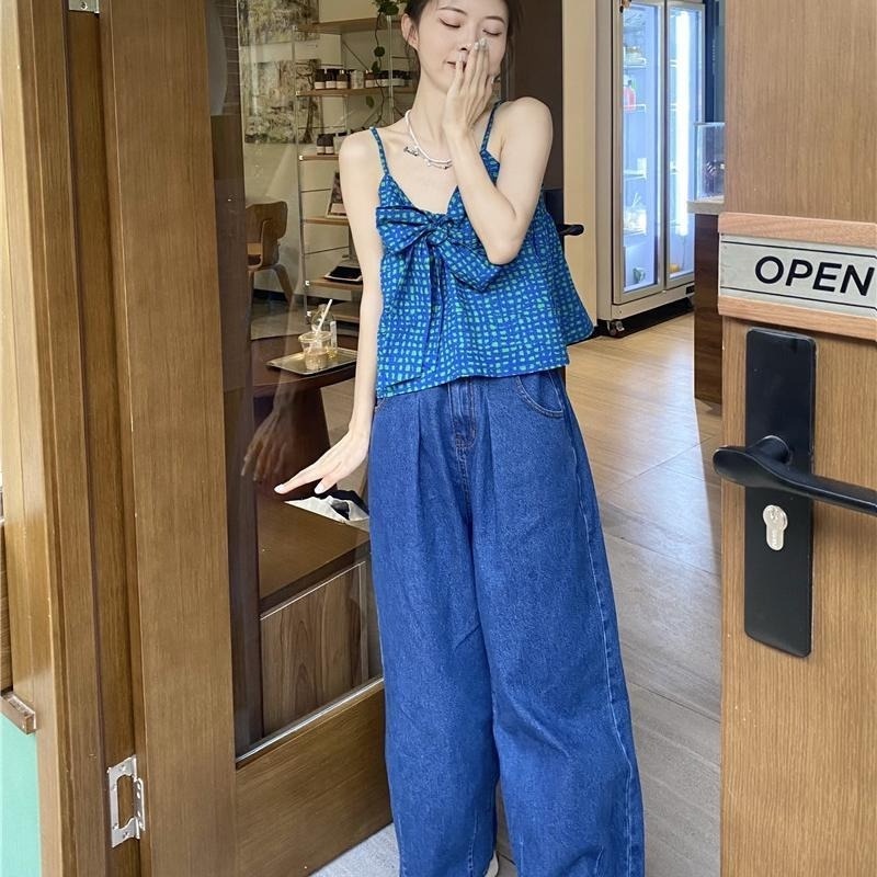 Áo Hai Dây Cổ Chữ V Họa Tiết Sọc Caro Màu Xanh Lá/Trắng Thiết Kế Mới Thời Trang Theo Phong Cách Hàn Quốc