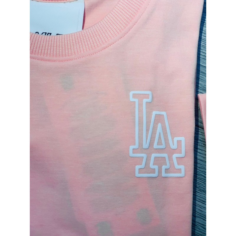 Áo kid hồng logo lưng chữ outline trước ngực