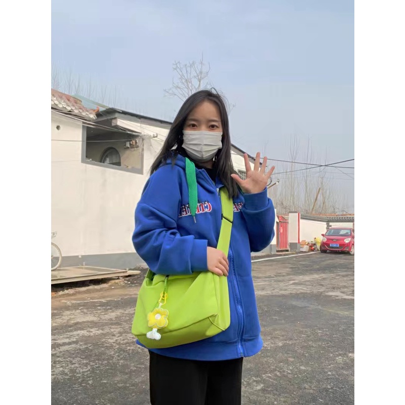 Cặp sách đeo chéo chống nước 5 màu cute tặng móc khóa và huy hiệu