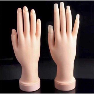 Bàn tay giả silicon học làm móng nail