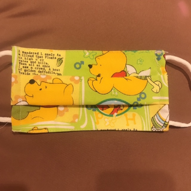 Khẩu trang vải tự may kiểu y tế gấu Pooh | BigBuy360 - bigbuy360.vn