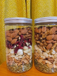 Mix 5 loại hạt (Óc chó, macca, điều, hạnh nhân, bí xanh) 500gr