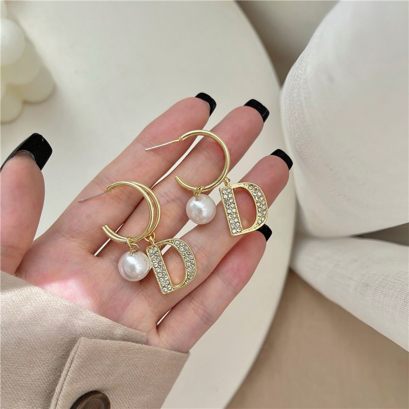 Khuyên Tai Nữ Trang Đính Ngọc Trai Xinh Xắn