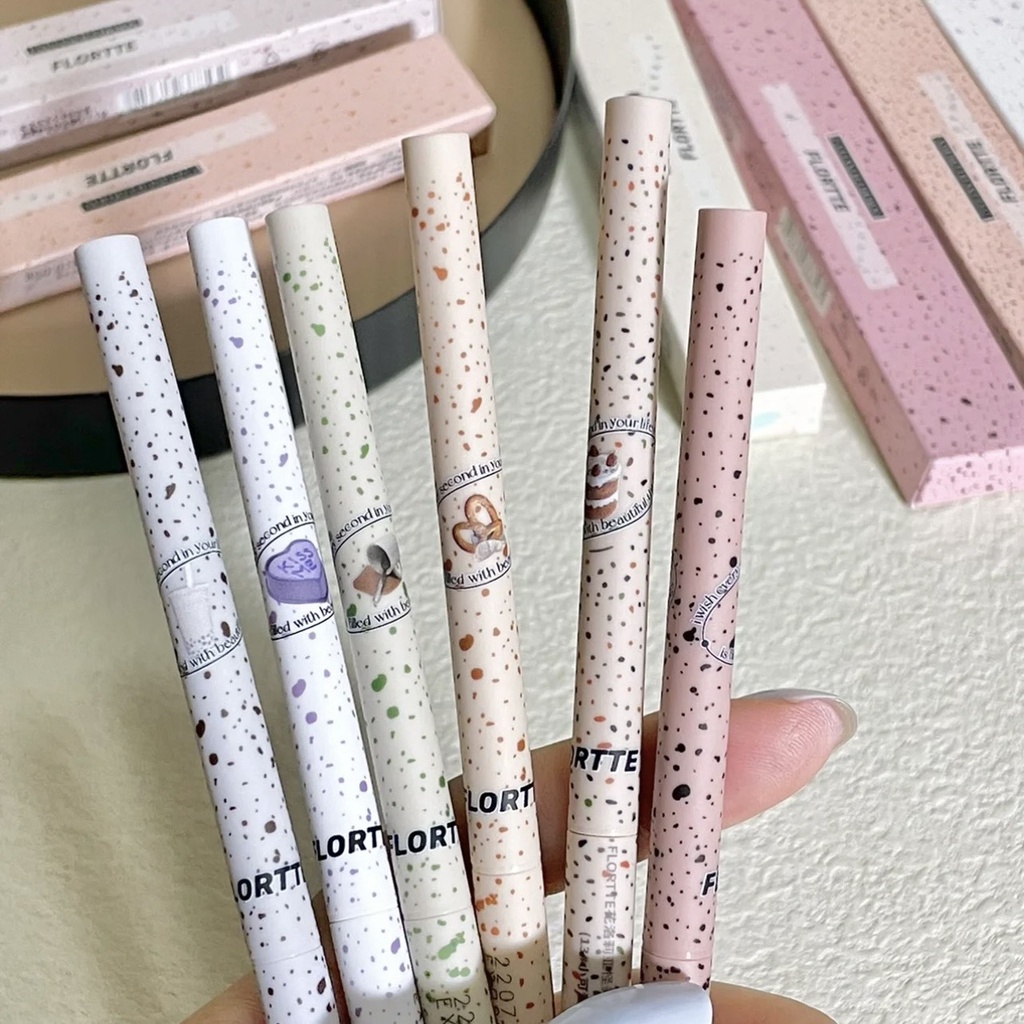 Bút kẻ mắt Flortte bò sữa siêu mảnh lâu trôi