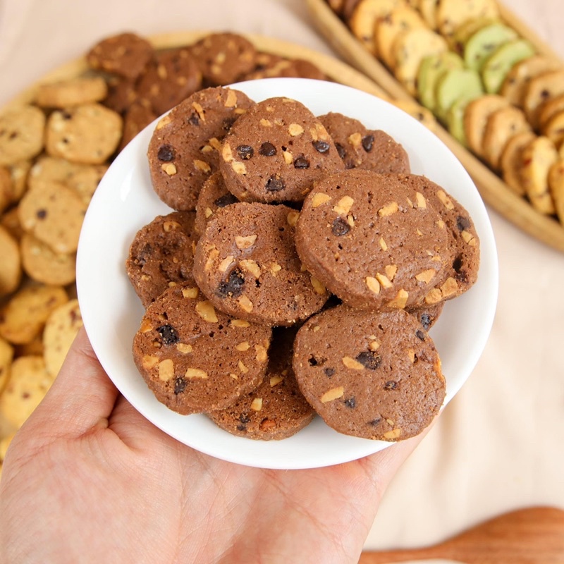 Bánh dinh dưỡng Cookies Socola hạt điều, topping siêu hạt 200g by Tiệm nhà Mơ