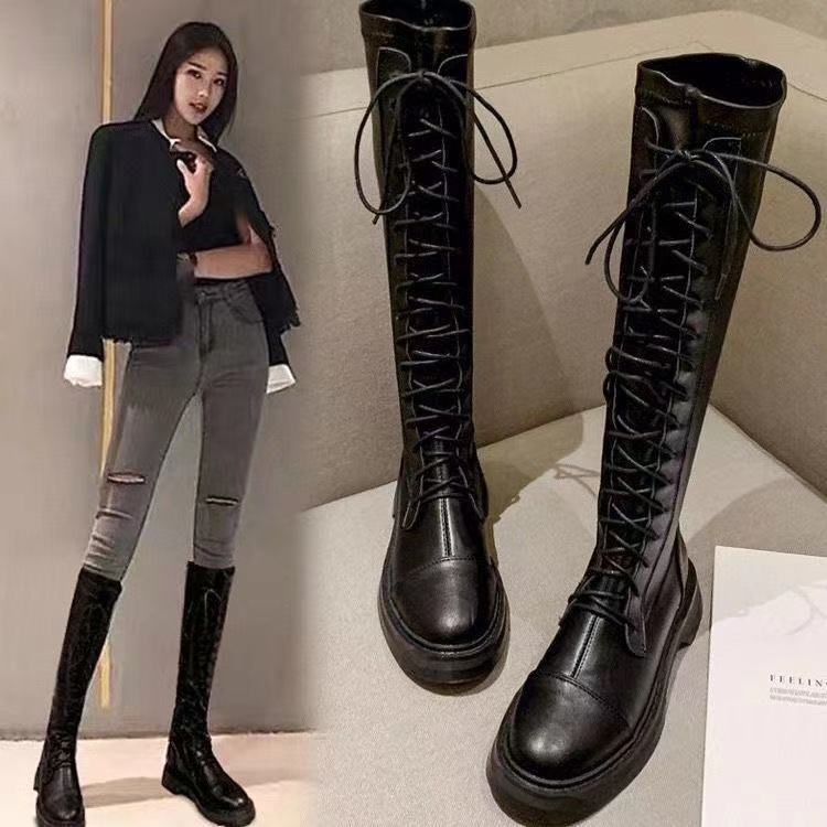 Giày Bốt Cổ Cao Đế Bằng Dày Dặn Cột Dây Màu Đen Thời Trang Thu Đông 2021 Cá Tính Cho Nữ