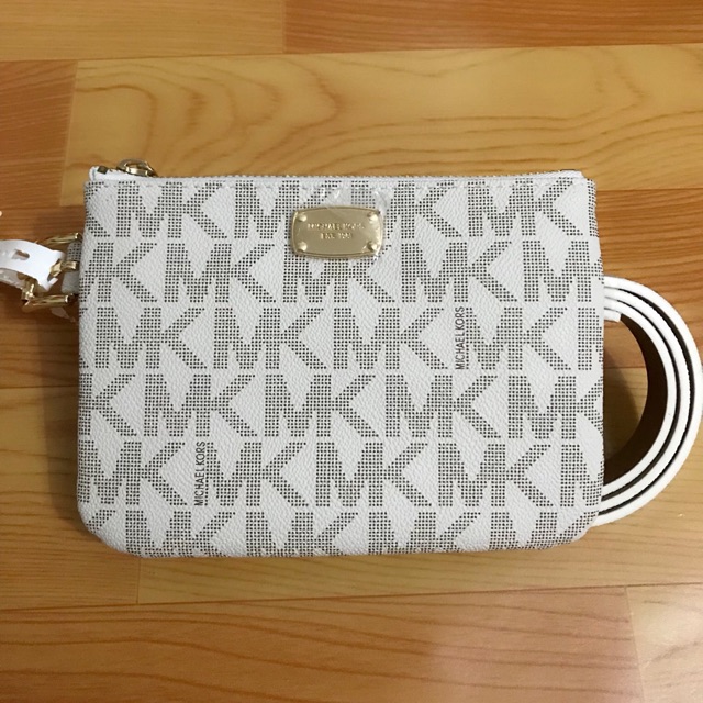 👝Dây nịt MK kèm ví ,size xl  💧Nhỏ nhắn , xinh xắn , trẻ trung  🏷tag : 78$ 💰giá sale