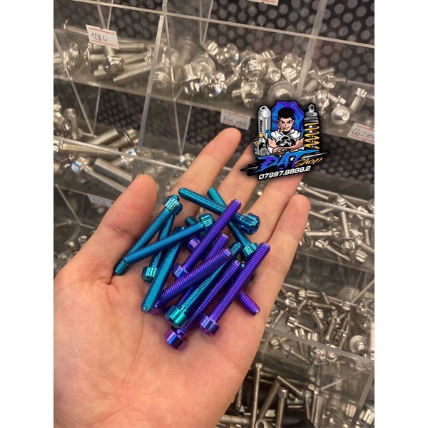 Ốc TITAN GR5 gắn che két nước Vario Click AB