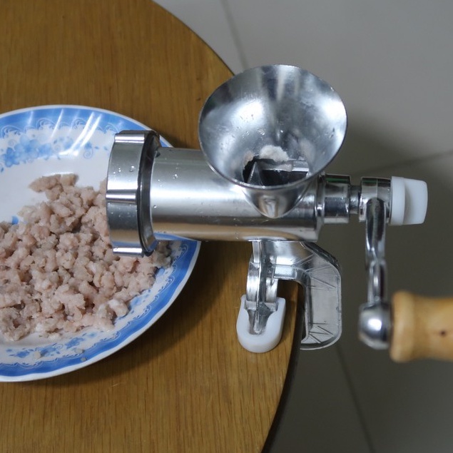 Máy xay thịt bằng tay đế kẹp bàn