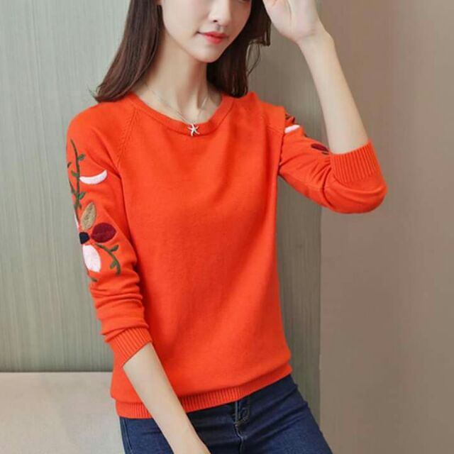 Áo len tay thêu cổ tròn