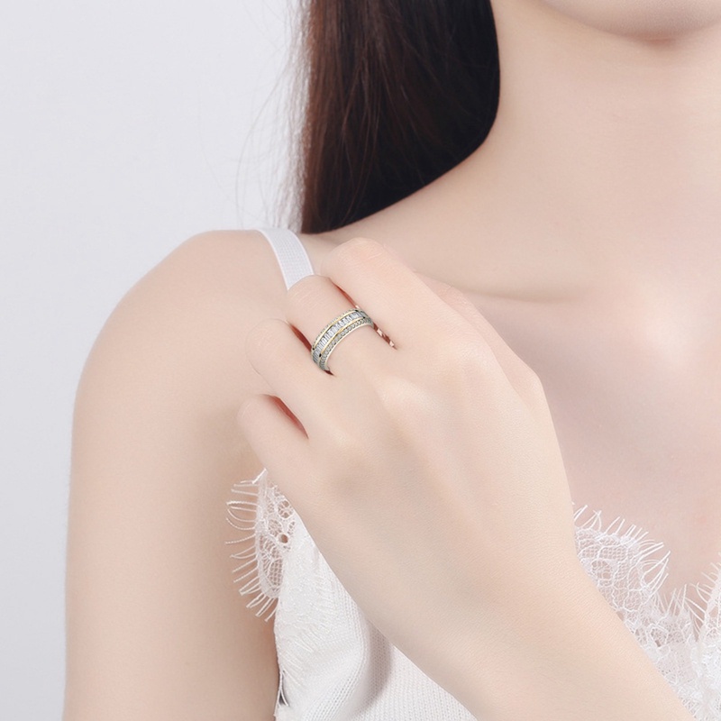 Nhẫn Đính Hôn Mạ Vàng 18K Đính Đá Sang Trọng