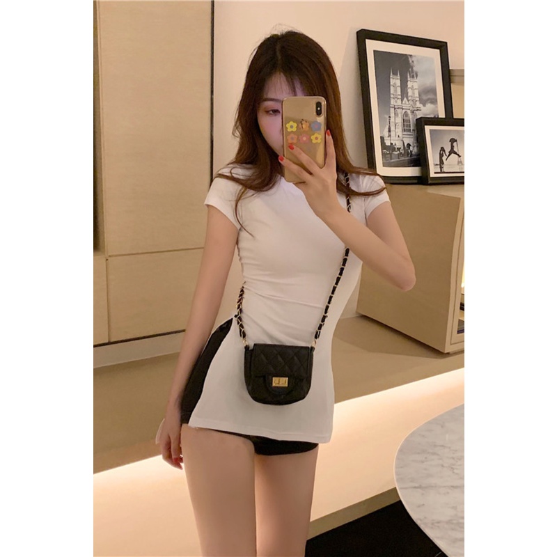 Áo Thun Đen Dáng Ngắn Dài Ngắn Tay Ôm Sát Xẻ Tà Trước Sau Phong Cách Hong Kong Quyến Rũ Dành Cho Nữ