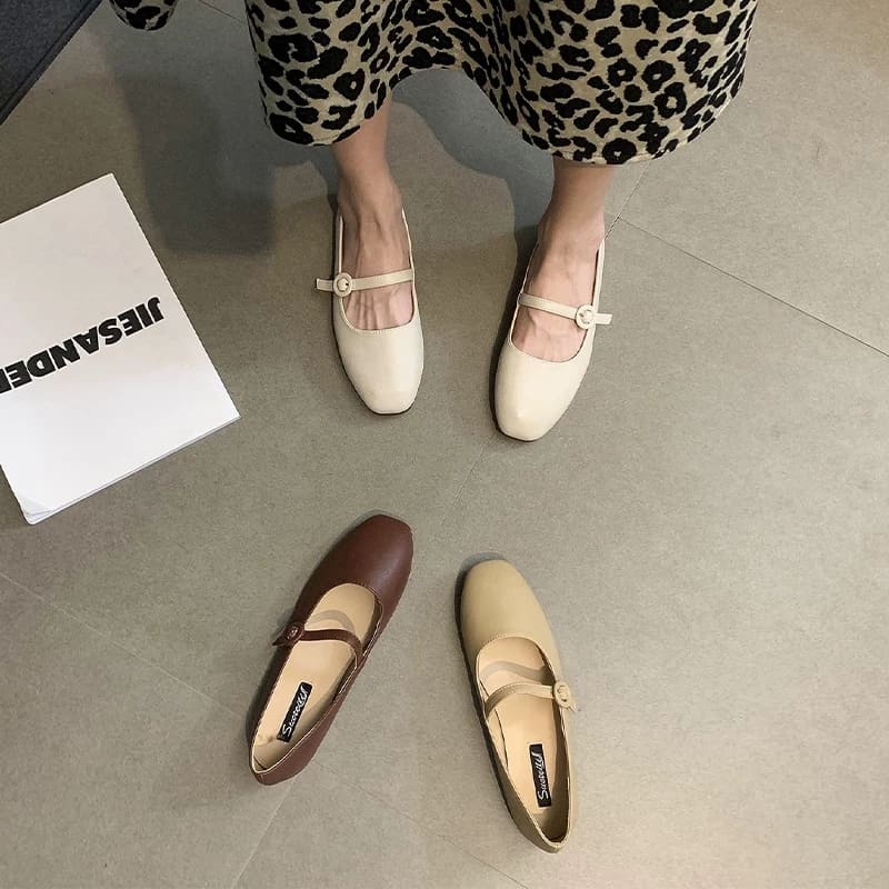 Giày Mary Jane mũi dài