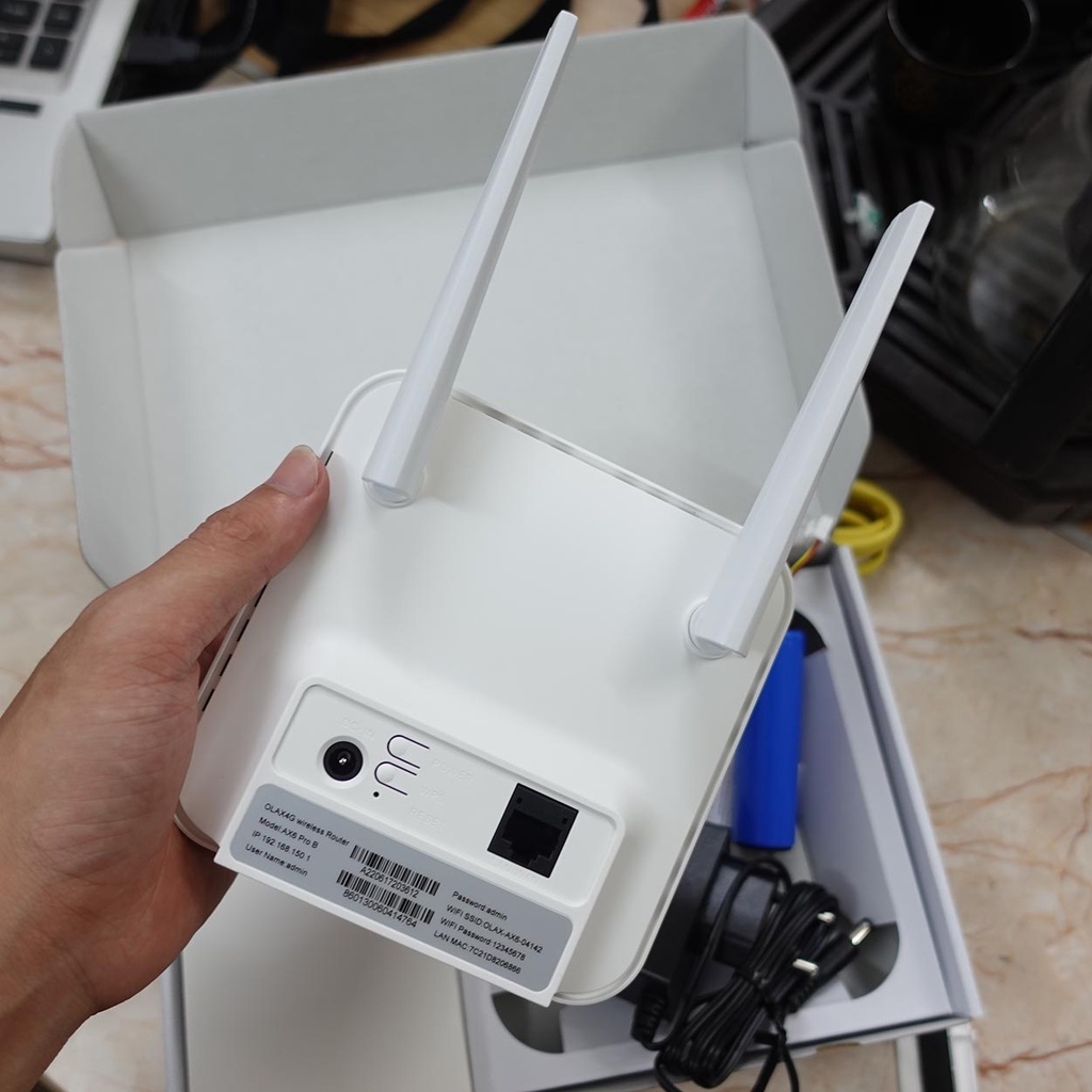 Bộ phát wifi sim 4G Olax Ax6 Pro 300Mb - Tặng Pin Dự Phòng 4000mAh Dùng 18 Giờ - Hỗ Trợ Kết Nối 32 User