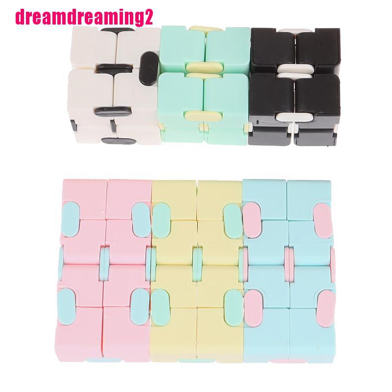 Khối Rubik Châu Âu Giúp Giảm Căng Thẳng