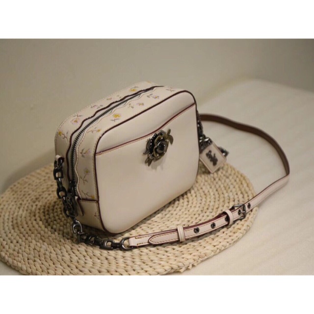 Coach trắng vintage
