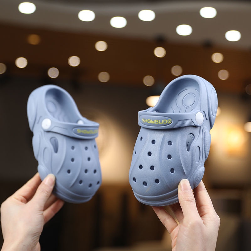 Xăng Đan Đế Bệt Mũi Tròn Đục Lỗ Thiết Kế Dễ Thương Cho Bé