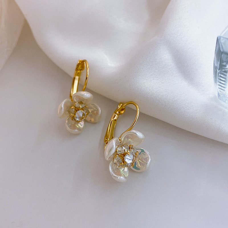 Khuyên tai hình hoa đính kim cương nhân tạo sang trọng thời trang