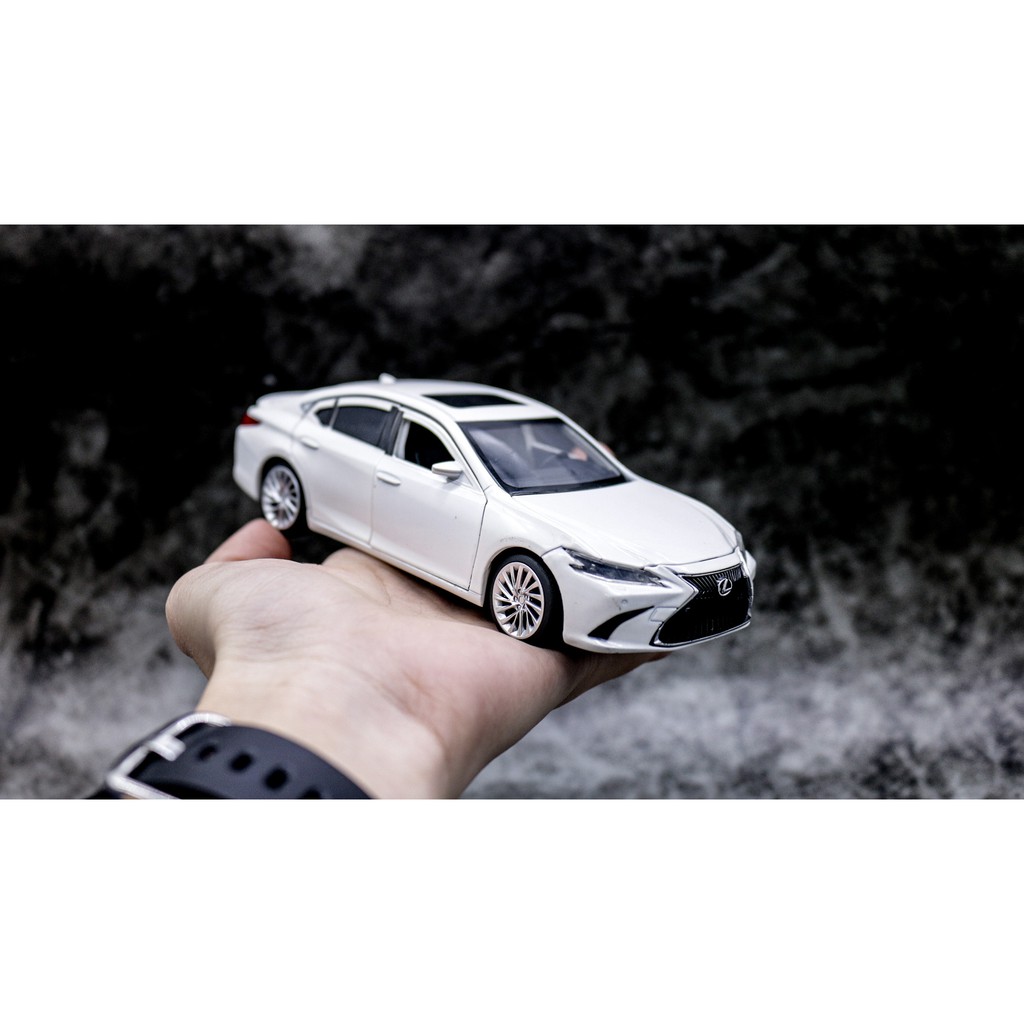 MÔ HÌNH XE LEXUS ES300H WHITE 1:32 JACKIEKIM 6590