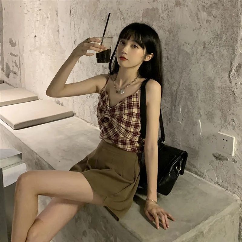 Món Áo Hai Dây + Quần Short Lưng Cao Ống Rộng Xếp Ly Họa Tiết Sọc Ca Rô Thời Trang Mùa Hè Mới Cho Nữ S2021 | BigBuy360 - bigbuy360.vn