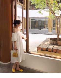 VÁY TRỄ VAI TRẮNG