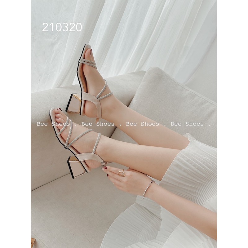 BEESHOES - SANDAL MŨI VUÔNG QUAI NGANG HOẠ TIẾT ĐÁ - SANDAL NỮ MŨI VUÔNG GÓT VUÔNG CAO 5 PHÂN SẴN MÀU ĐEN - KEM 210320