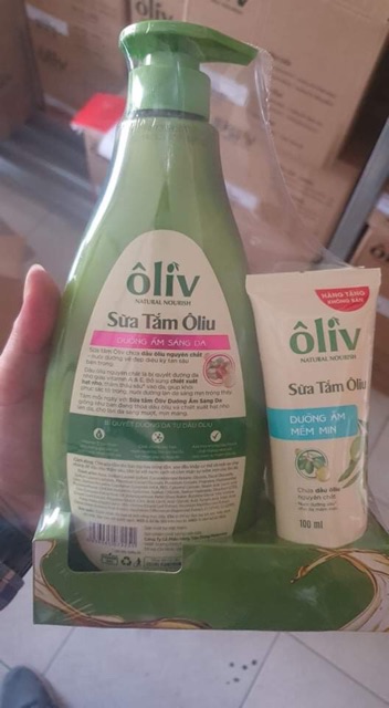 Sữa tắm Oliu sáng da, mềm mịn 650ml