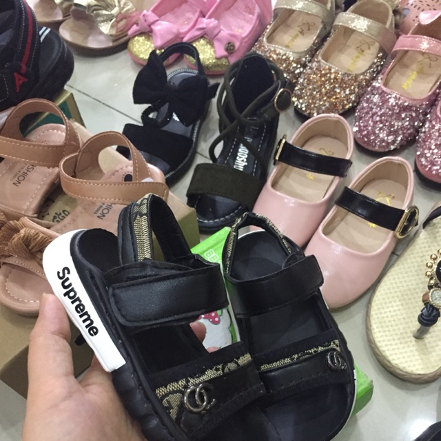 Sandal trẻ em