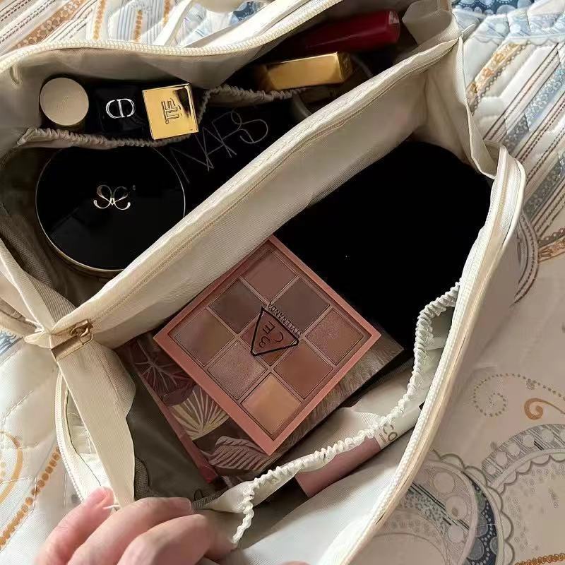 [Giao Hàng Nhanh] Túi Đựng Mỹ Phẩm Sức Chứa Lớn Đơn Giản Di Động Đi Du Lịch Cao Cấp Có Thể Giặt Rửa Cho Nữ