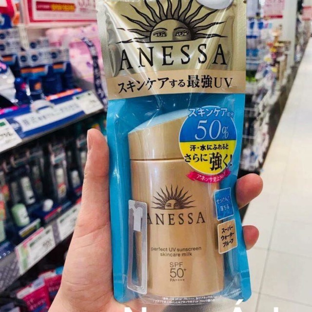 Kem chống nắng anessa